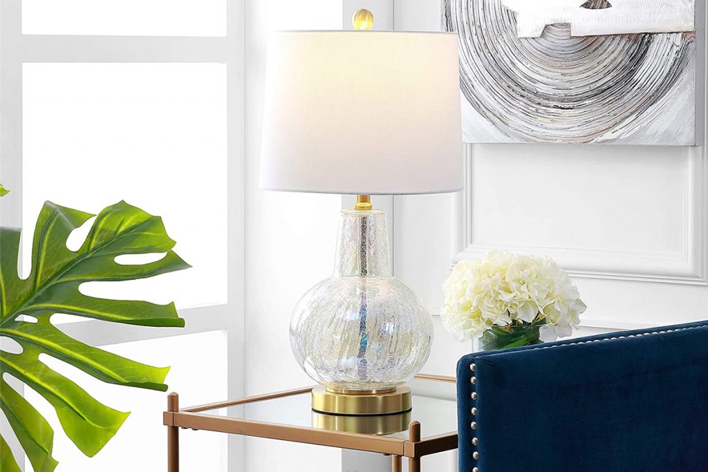The Guide To Buying The Safavieh Atlas Table Lamp.